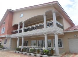 5 Bedroom House to Let with Pool, East Legon