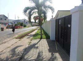 2 Bedroom House to Let, North Legon