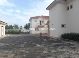3 Bedroom Townhouses to Let, Airport