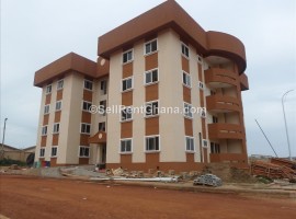 3 Bedroom Apartment Houses for Sale, Tema