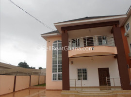 7 Bedroom House to Let in East Legon