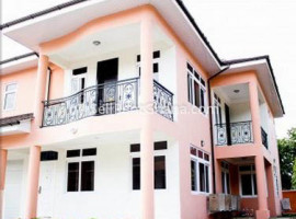 3 & 4 Bedroom Furnished Townhouse to Let