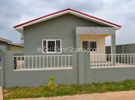 2 & 3 Bedroom House for Sale, Tema Comm. 25