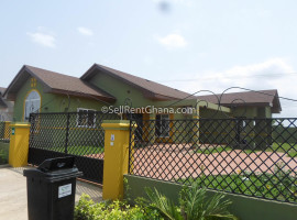 3 Bedroom Detached Executive House Selling