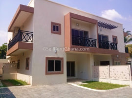 3 Bed Semi-D Townhouse + Private Pool, Airport Res.