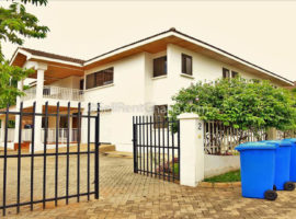 4 Bedroom Townhouse + Pool to Let, Airport