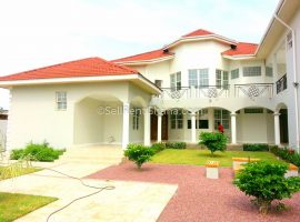 5 Bedroom House + 2 BQ & Pool to Let