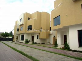 4 Bed' Executive Townhouse + 1 Bed S. Quarters Renting