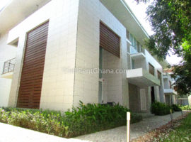 3 Bedrooms Executive Townhouse to Let -Ridge