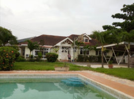 3 Bedroom House + 2BQ with Pool for Rent