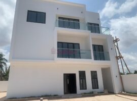5 Bedroom House for  Sale, Airport