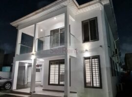 4 Bedroom House  for Sale, Adjiringanor